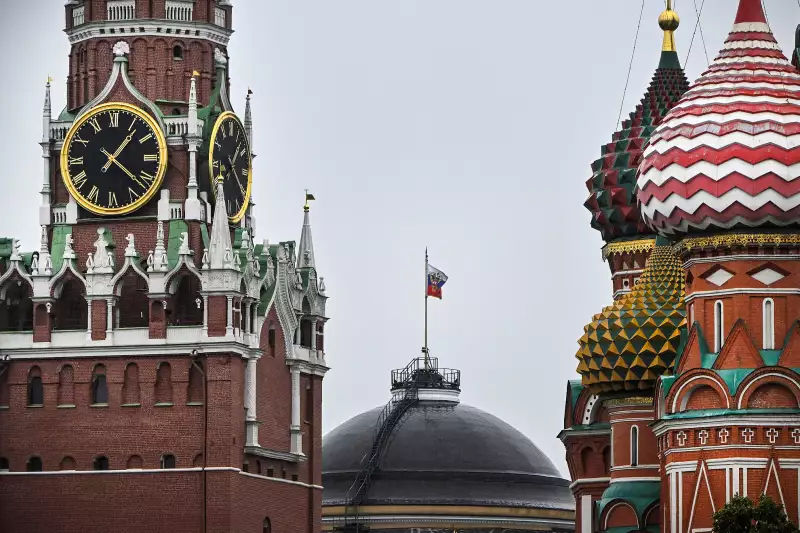 Dönthetnek az oroszok az elnök sorsáról, már be is jelentkezett az első kamujelölt
