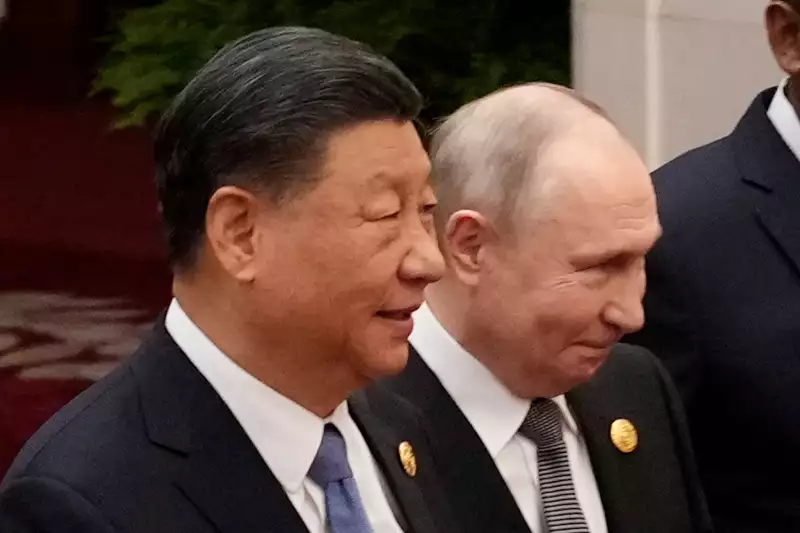 Hszi és Putyin nagyon örülnek egymásnak, ha a gazdaságról van szó