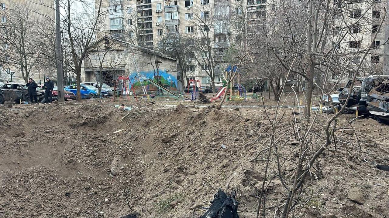 Hatalmas rakétatámadás Kijev ellen: következmények és pusztítás Ukrajna fővárosában Oroszország második éjszakai támadása után