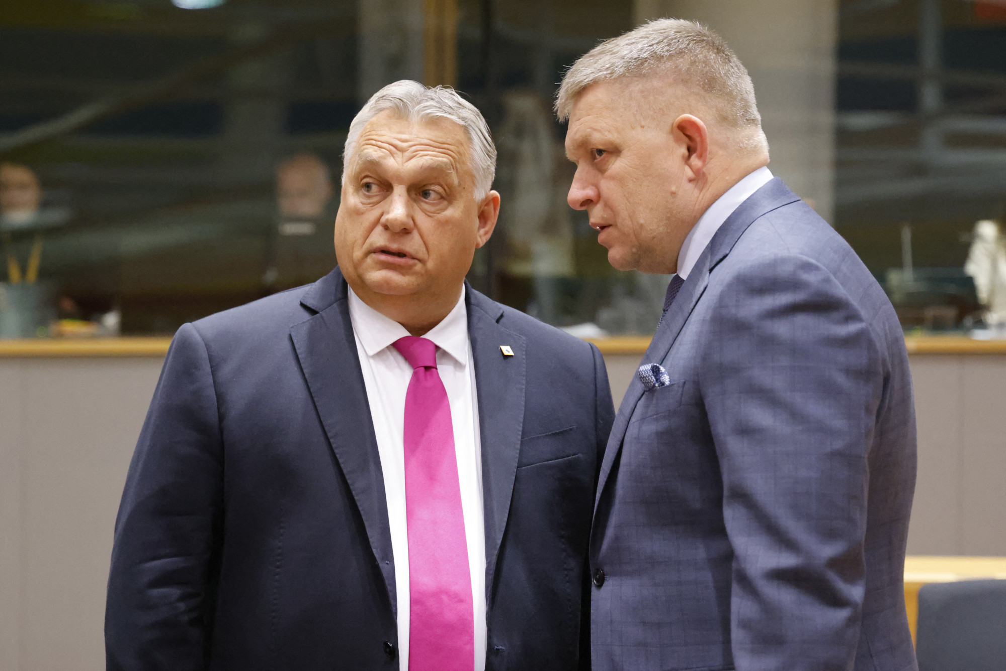 “Trójai falovak összetörnek”: Magyarország és Szlovákia az EU nyomására visszavonul ukránellenes pozícióiból