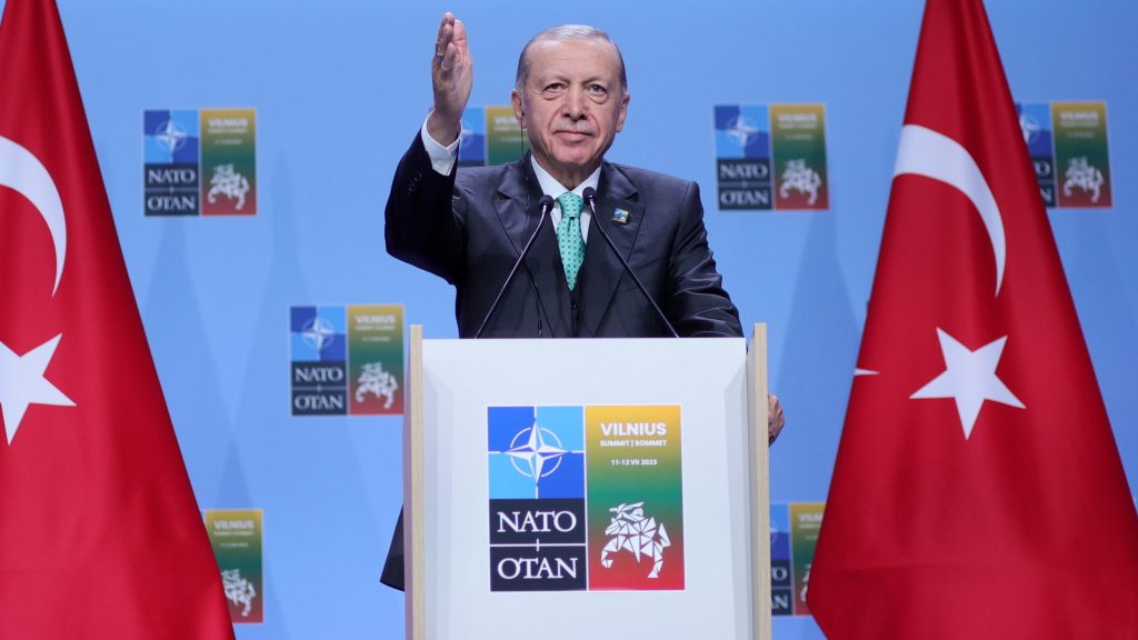 Bloomberg: A héten szavaz a svéd NATO-csatlakozásról a török parlament