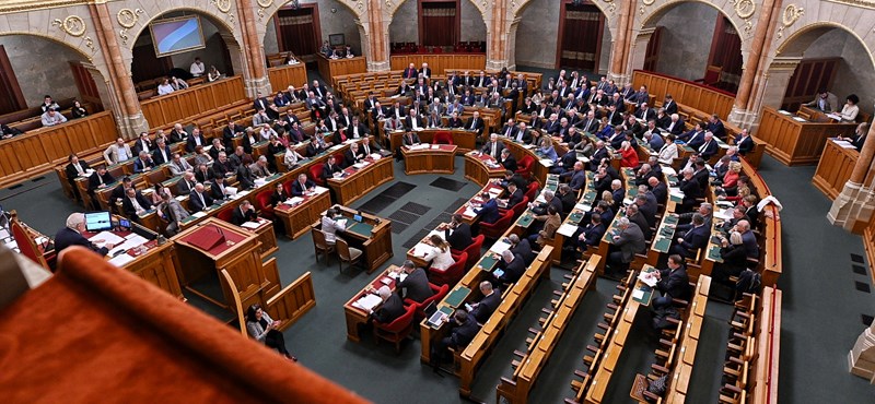 Kezdődik a parlament tavaszi ülésszaka – hétfőn döntenek a svéd NATO-csatlakozásról és az új köztársasági elnökről is