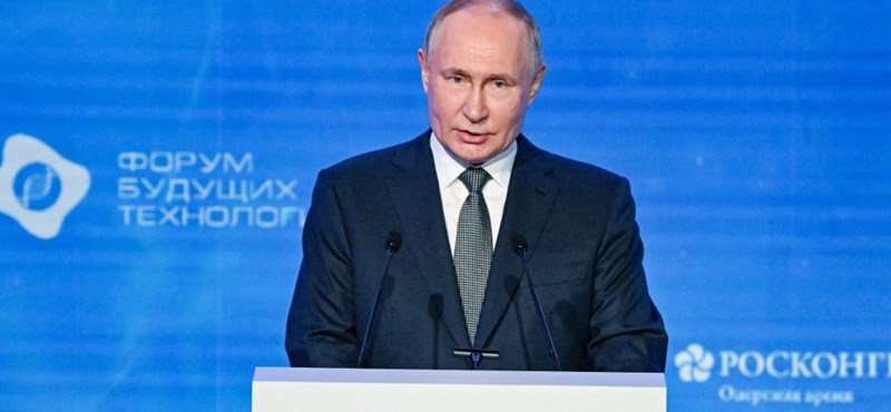 Putyin 3 millió forintos öltönyben oktatta ki az oroszokat a NATO gonoszságáról
