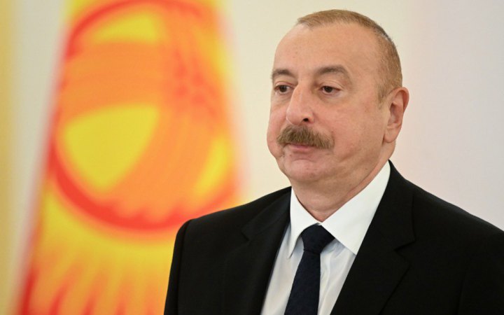 Az exit pollok alapján kiütéses győzelmet aratott Aliyev az előrehozott elnökválasztáson Azerbajdzsánban