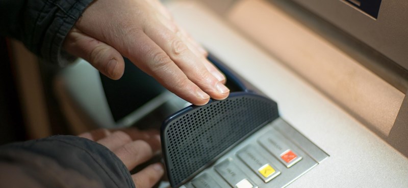 A jegybank tovább csökkenti a pénzkiadó automaták kötelező számát