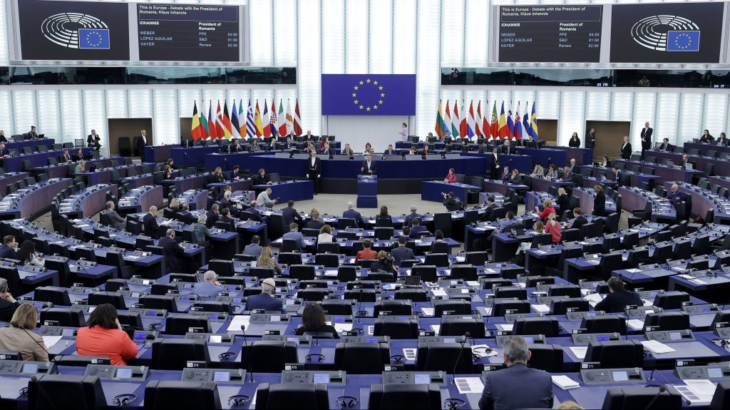 Az EP elítélte a Moszkvát szolgáló európai politikusokat, a Fidesz nem szavazott
