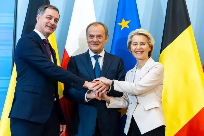A Tusk-kormány az uniós üdvösség kapujában toporoghat, a német kabinet helyzete viszont szorongató