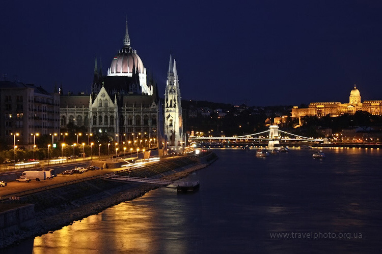 A Fővárosi Önkormányzat kizárólagos tulajdonába kerülhet a Budapest dísz- és közvilágítását végző cég
