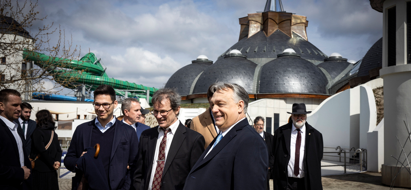 Izzik a kampány: Orbán adta át a makói Hagymatikum gyógyfürdőt
