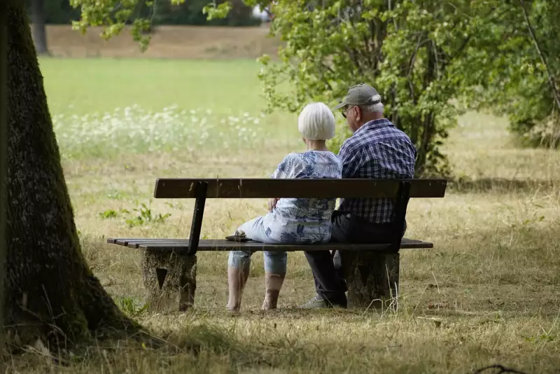 Szegény nyugdíjasok: a nők vagy a férfiak vannak rosszabb helyzetben?