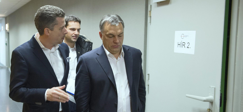 Rákay Philip: Első kézből tudom, hogy Orbán Viktor egy sajtószemléből szerzett tudomást az elnöki kegyelemről a kormányülés szünetében