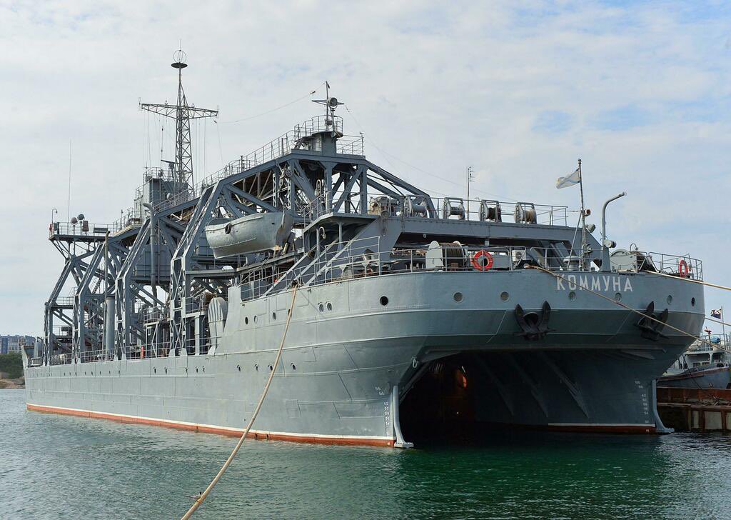 Az ukránok eltalálhatták az oroszok mentőhajóját a Krimnél