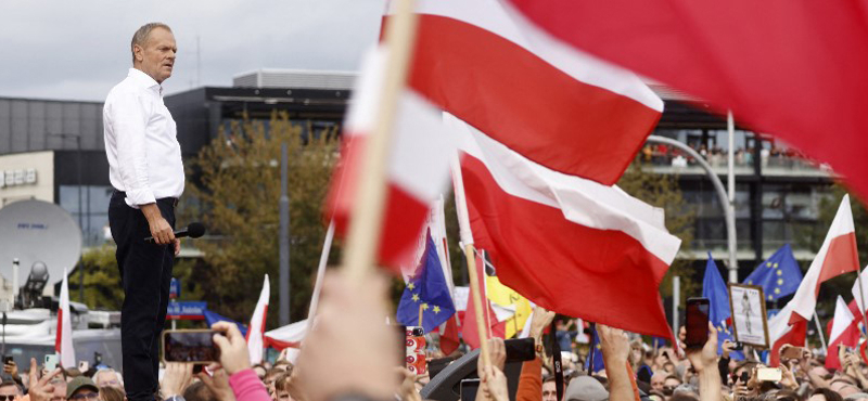 A Tusk-kormány nagy tesztje: önkormányzatokat választanak Lengyelországban