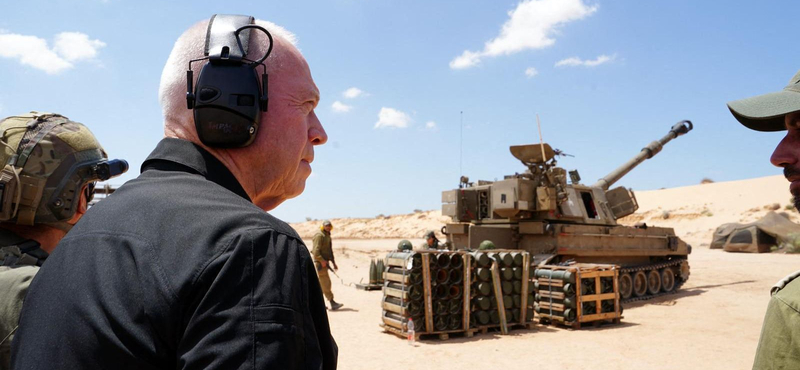 Szünetelteti az USA az Izraelnek szánt fegyverszállítmányait a rafahi offenzíva miatt